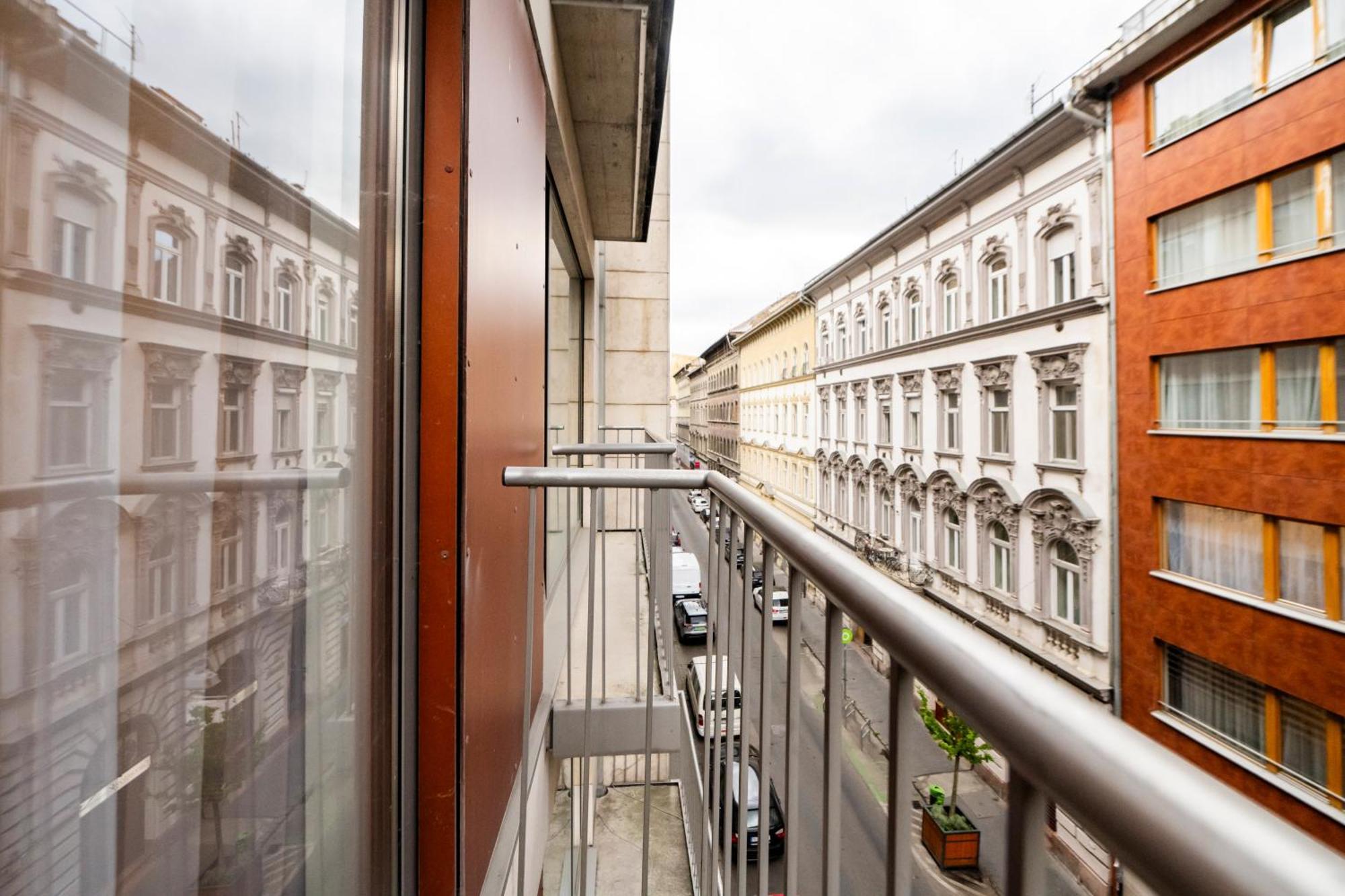 Swu Opera Apartment Budapest Bilik gambar